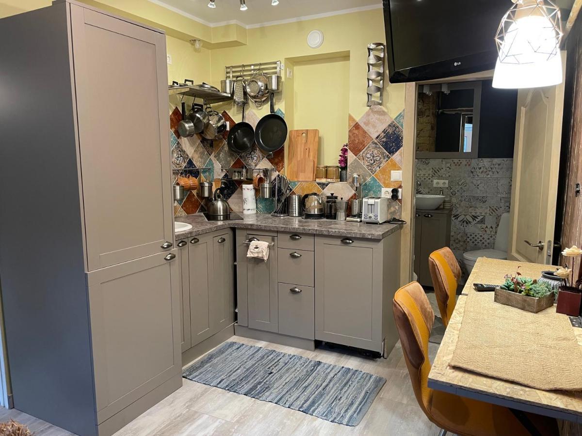 Exquisite 1br Apts In Center W Parking Рига